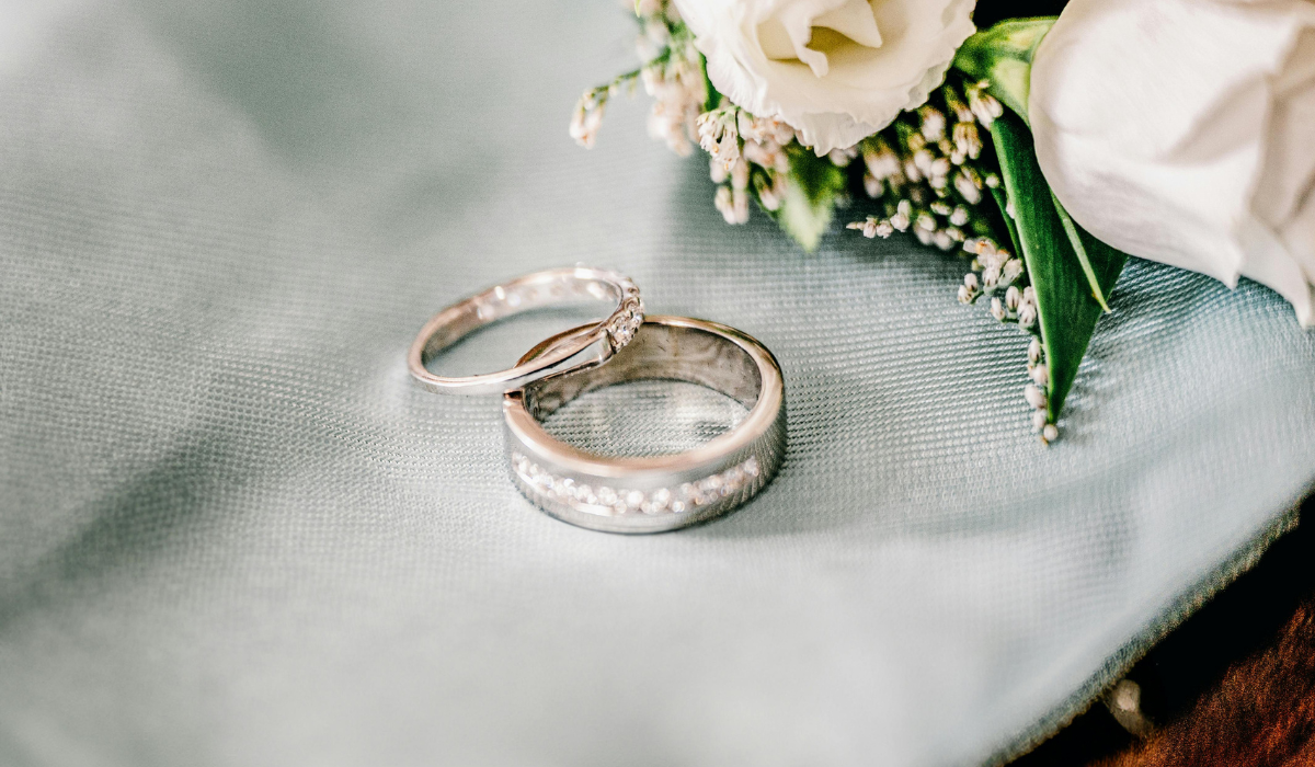 How Does a Diamond Eternity Band Differ from Other Rings